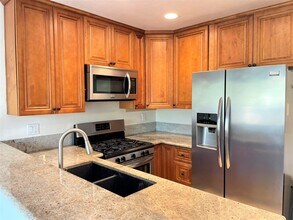8120 Caminito Gianna in San Diego, CA - Building Photo - Building Photo