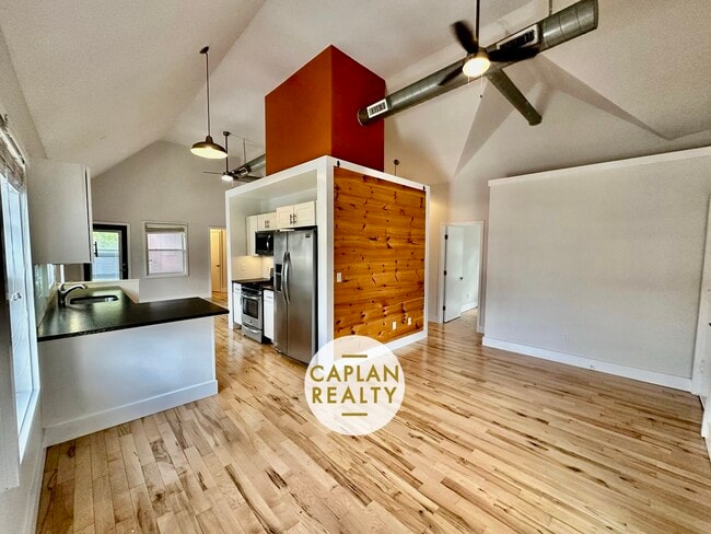 324 Ashmun St, Unit B in New Haven, CT - Building Photo - Building Photo