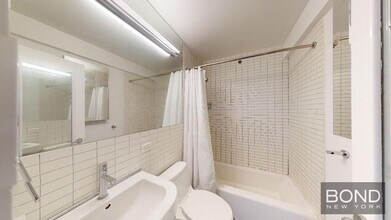 222 E 39th St in New York, NY - Building Photo - Building Photo