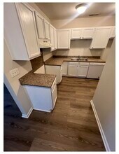 517 W Market St, Unit 517-L in Graham, NC - Building Photo - Building Photo