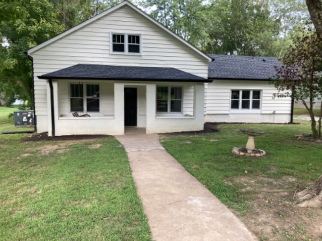 property at 374 College St N