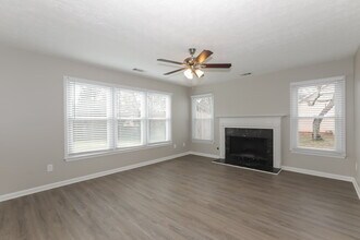 2403 Scarlet Ln SE in Conyers, GA - Foto de edificio - Building Photo