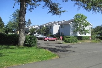 995 Pacific Dr in Hammond, OR - Building Photo - Building Photo