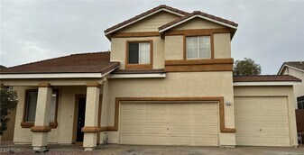 675 Pacific Cascades Dr in Henderson, NV - Building Photo