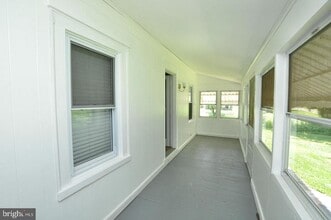 311 Delaware Ave in Delanco, NJ - Foto de edificio - Building Photo