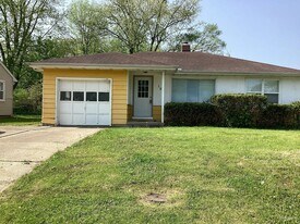 105 Racill Ct in East Peoria, IL - Building Photo