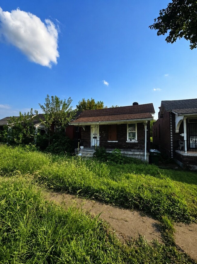 property at 4920 San Francisco Ave