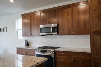 417 Avendale Dr in Manteca, CA - Building Photo - Building Photo