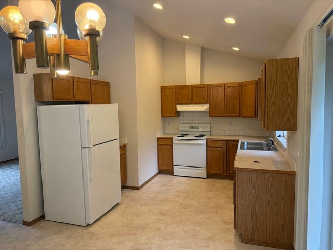 1072 Andis Rd in Burlington, WA - Building Photo - Building Photo