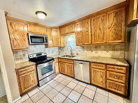 2201 N Grand Blvd in Pearland, TX - Building Photo