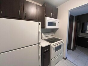 6179 W Cold Spring Rd in Milwaukee, WI - Building Photo - Building Photo