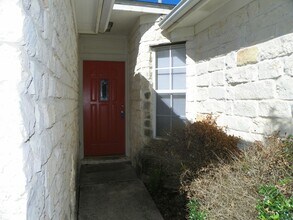 2007 Coachlamp Dr in Cedar Park, TX - Foto de edificio - Building Photo