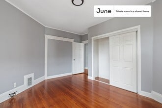 Room in Shared 4 bed/1 bath home in Boston, MA - Building Photo - Building Photo