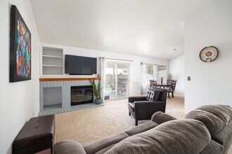 4817 Glenhaven Dr in Oceanside, CA - Building Photo - Building Photo