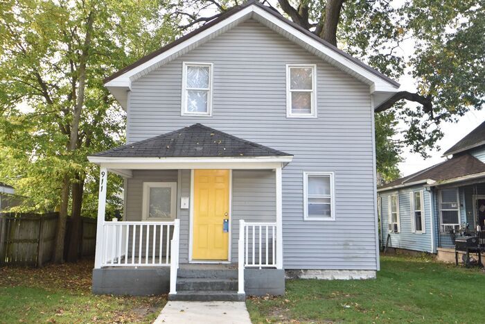 911 Fulton St in Elkhart, IN - Building Photo