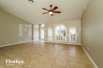 2836 SW 35th Ln in Cape Coral, FL - Foto de edificio - Building Photo