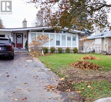 704 Oshawa Blvd N in Oshawa, ON - Building Photo