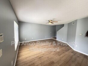 2201 Fluorshire Dr in Brandon, FL - Building Photo - Building Photo