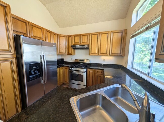 347 Lagoon Cir in Hercules, CA - Building Photo - Building Photo