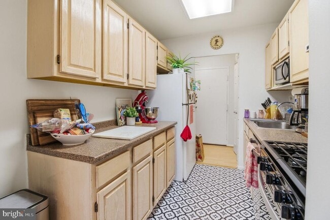 property at 1210 N Taft St