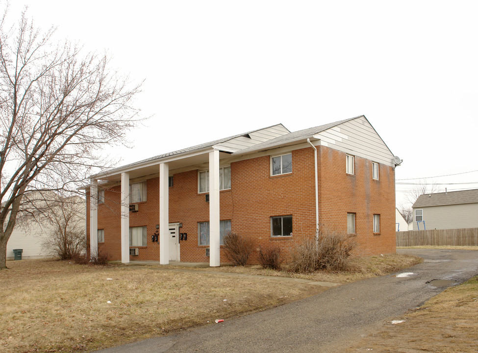 690 Kingsford Rd in Columbus, OH - Building Photo