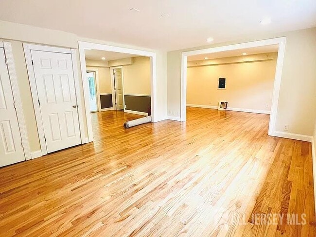 18 Stockton Rd in Kendall Park, NJ - Building Photo - Building Photo