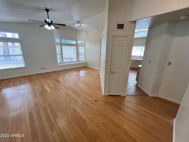 1233 N Pebble Beach Dr in Gilbert, AZ - Building Photo - Building Photo