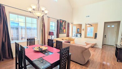 3476 Silverwood Rd in West Sacramento, CA - Foto de edificio - Building Photo