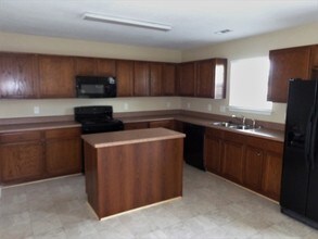 1410 River Run Rd in Lowell, NC - Building Photo - Building Photo