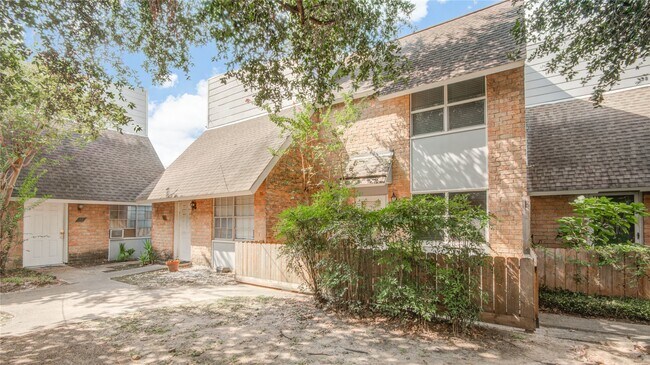 1433 Cedar Post Ln in Houston, TX - Building Photo - Building Photo