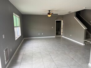 1304 Sugarwood St in Davenport, FL - Foto de edificio - Building Photo