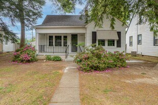 1022 Fourqurean Ln in Richmond, VA - Building Photo