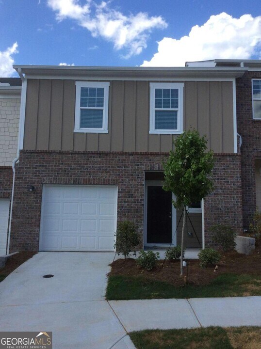 1627 Larkspur Trl in Conyers, GA - Building Photo