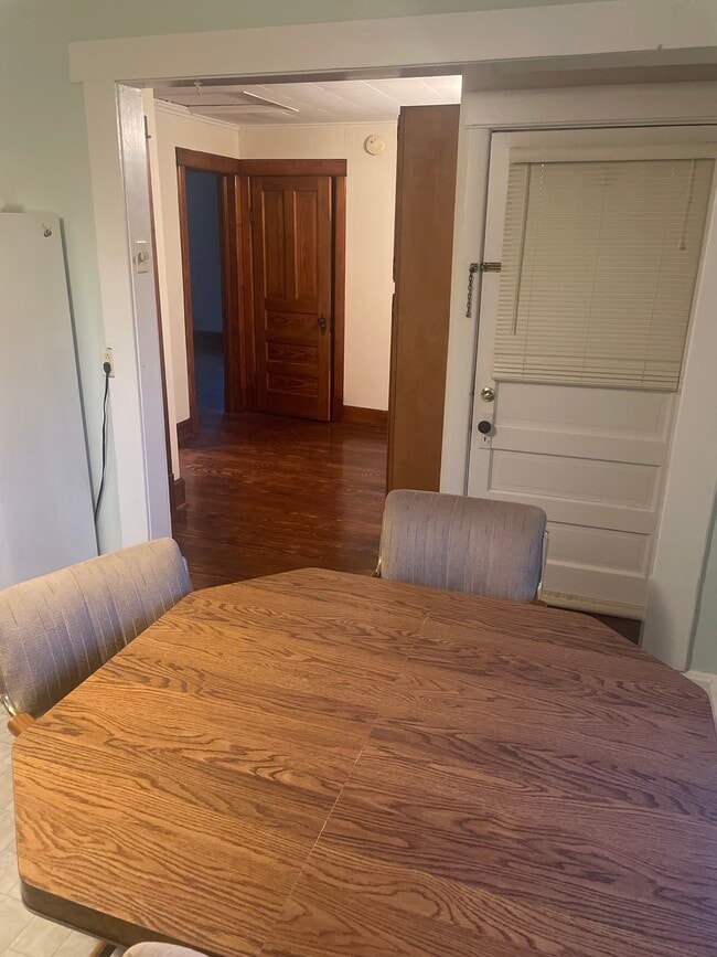 539 Oak Park Ave, Unit 2