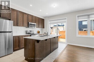 13 Bermondsey Wy in Ottawa, ON - Building Photo - Building Photo
