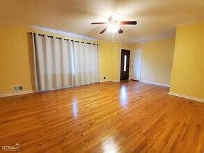 48 Leigh St in Commerce, GA - Building Photo - Building Photo