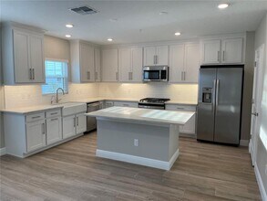 5351 Bridge St in Tampa, FL - Building Photo - Building Photo