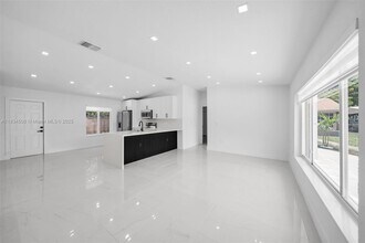 20747 NW 41st Ave in Miami Gardens, FL - Building Photo - Building Photo