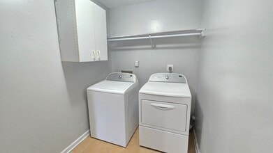 1013 E Mailback Way in Crestwood, KY - Building Photo - Building Photo