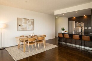 88 Park Lawn Rd in Toronto, ON - Building Photo