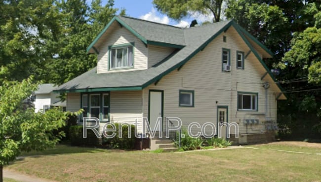 property at 703 E Chippewa St