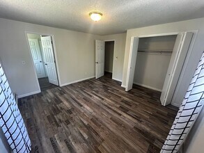 1320 Summers Ln in Klamath Falls, OR - Building Photo - Building Photo