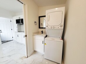 2511 Drake Dr in Orlando, FL - Foto de edificio - Building Photo