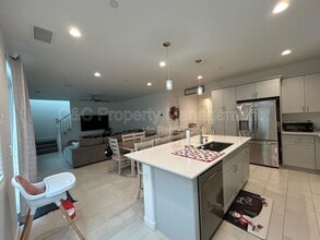 711 Robert Ave in Madera, CA - Building Photo - Building Photo