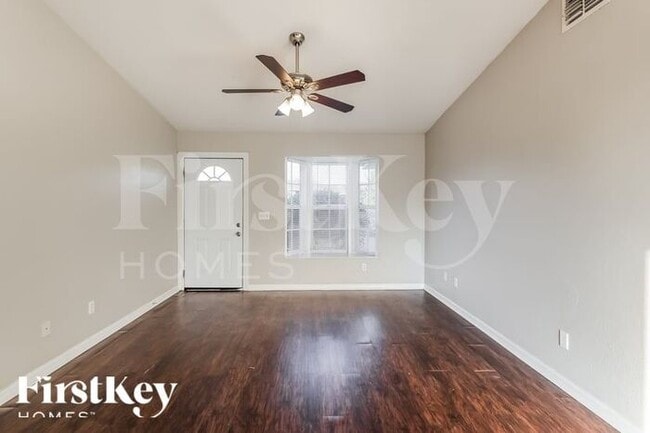 18525 Sebring Rd in Ft. Myers, FL - Building Photo - Building Photo