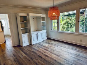 2521 E 17th St in Long Beach, CA - Building Photo - Building Photo