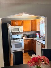 24800 Dunning St in Dearborn, MI - Building Photo - Building Photo