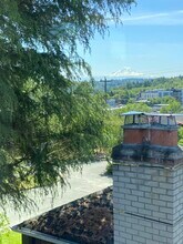 4051 38th Ave SW in Seattle, WA - Building Photo - Building Photo