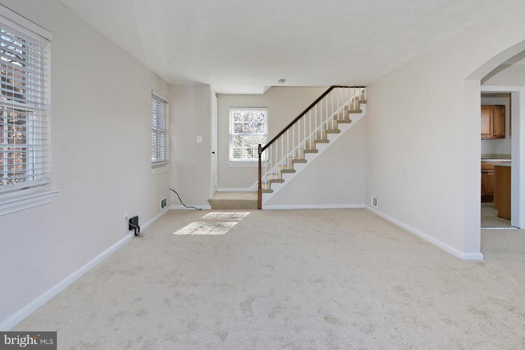 5016 N Carlin Springs Rd in Arlington, VA - Building Photo