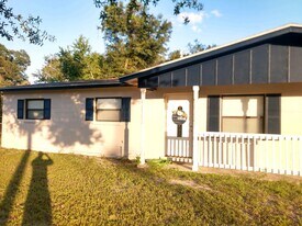 513 Woodrow St NE in Fort Walton Beach, FL - Building Photo